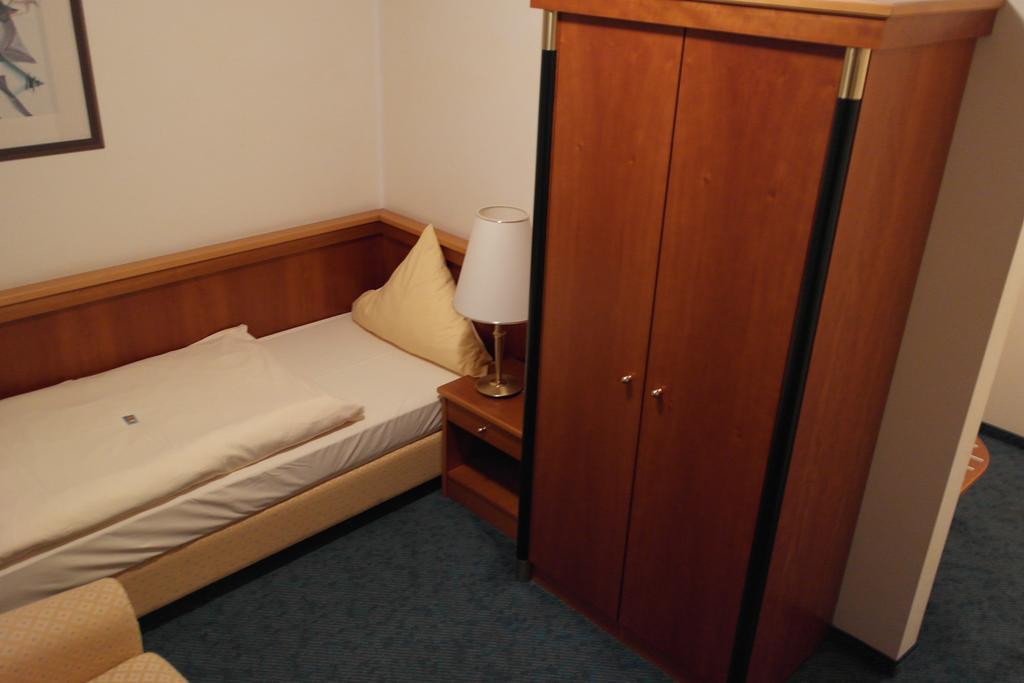 Hotel Jahnhaus Langenfeld  Værelse billede