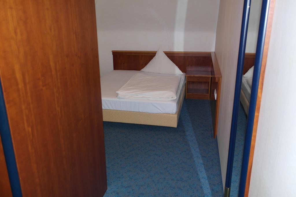 Hotel Jahnhaus Langenfeld  Værelse billede