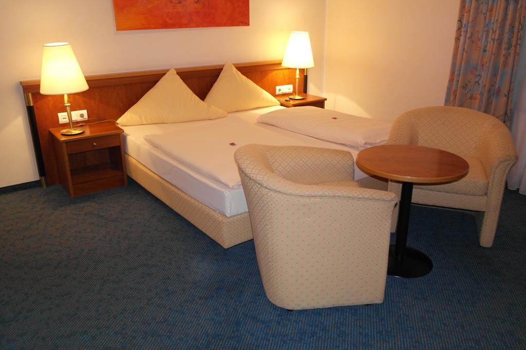 Hotel Jahnhaus Langenfeld  Værelse billede
